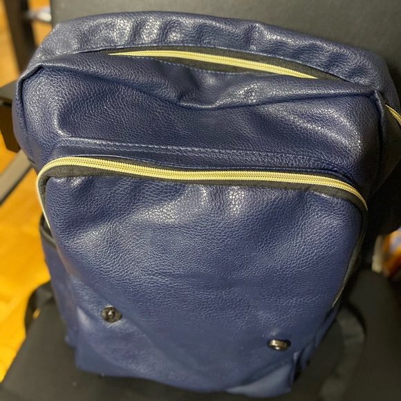 Backpack - Picture 3 of 3